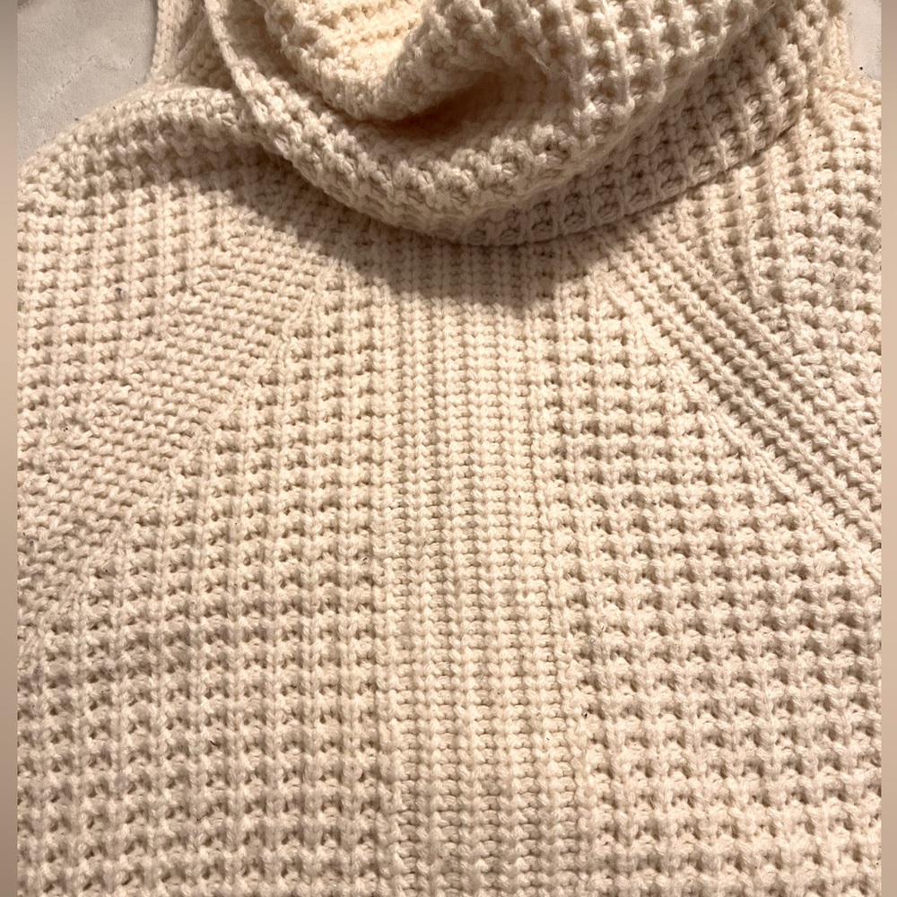 Dex Knit Cowl Neck Sweater Vest size M